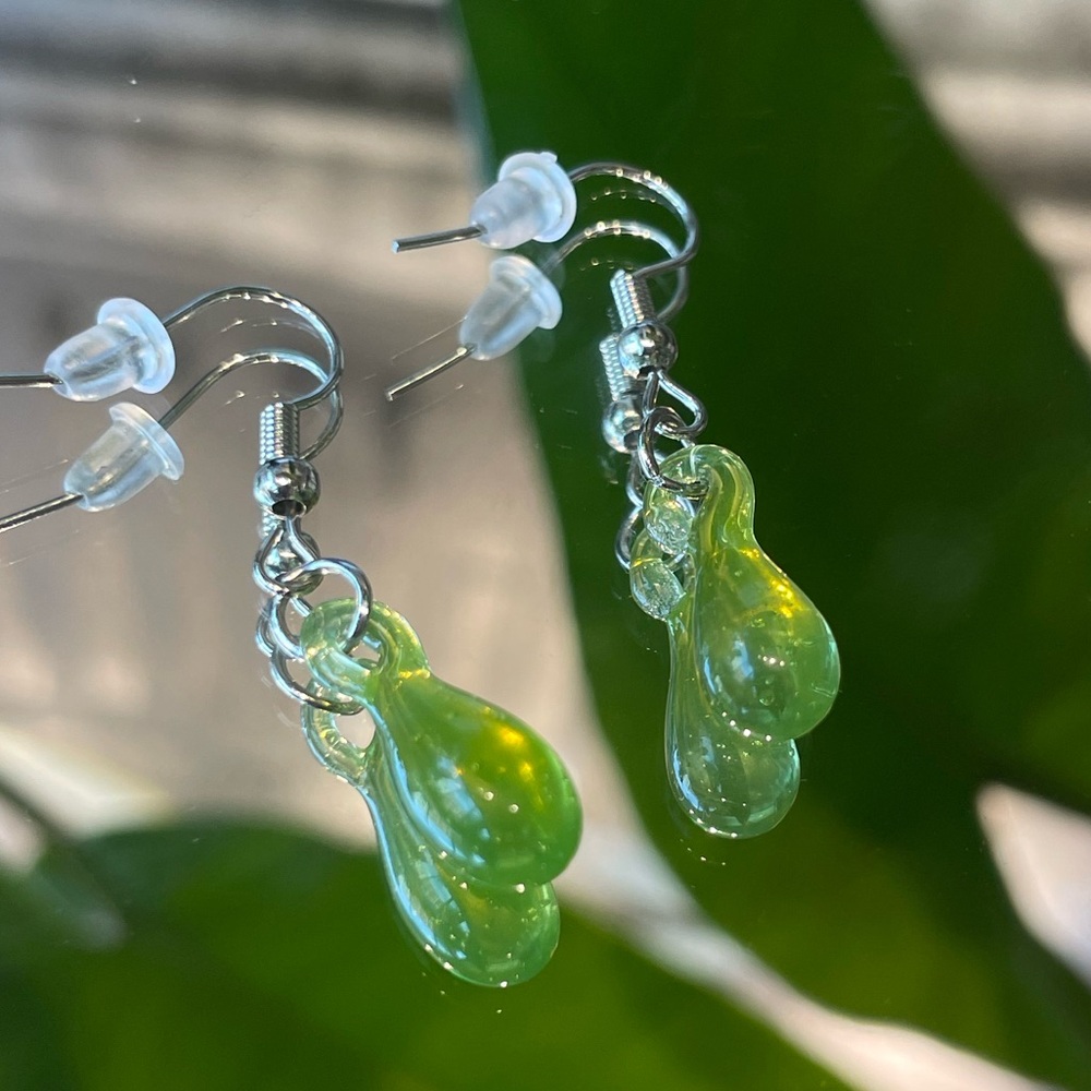 Handblown Glass Green Waterdrop earrings